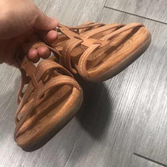 Naturalizer Every Brown Leather Adjustable Sandals - Picture 4 of 9